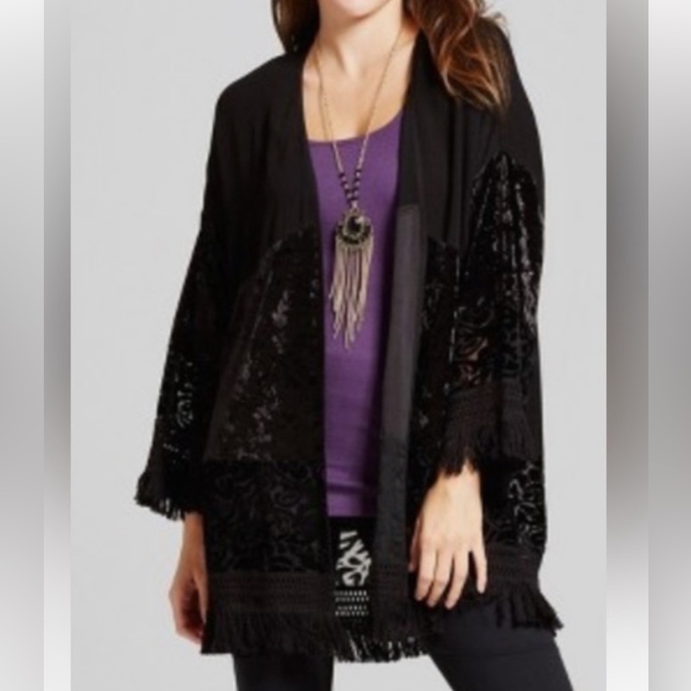Knox Rose velvet kimono.